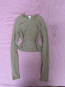 H&M full sleeve top .