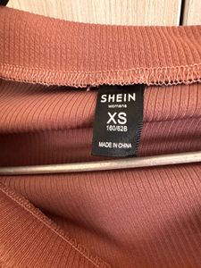 Chic Rust Ribbed Skirt