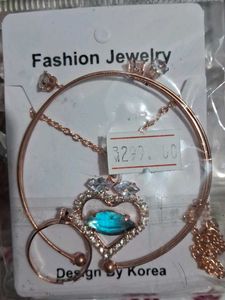 Heart Pendant Necklace Set