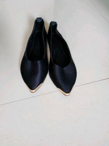 Black Pointed Toe Flats