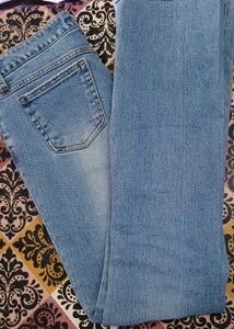 Brand New Straight Fit Jeans – Lowest Price!