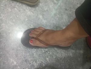 Bathroom slippers (4 pairs)