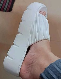 WHITE SLIDES
