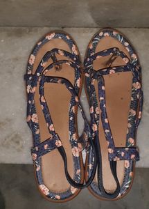 FLORAL SANDALS (USED TWICE)