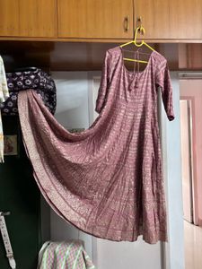 “Avaasa” Mauve Flared Ethnic Gown