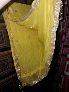 Yellow Dupatta With Latkane ☀️🌼💛