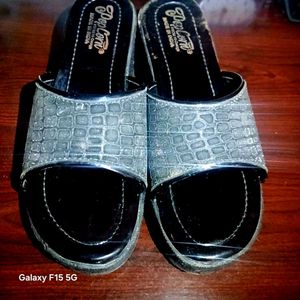 Popcorn Black Wedge Sandals