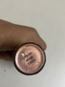 Makeup Revolution Liquid Highlighter -Rose Gold