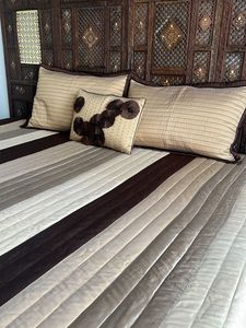 Bedcover Set with Pillows And A Cushion