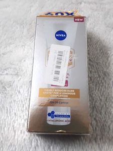 NIVEA Luminous Even Glow Oil Control Day Cream & M
