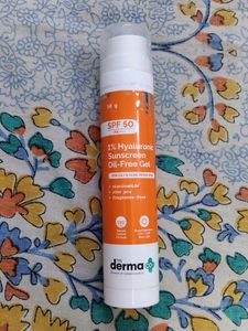 The Derma Co. Oil-Free SPF 50 Sunscreen