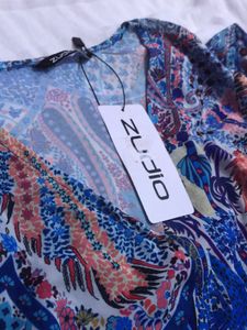 ZUDIO MULTICOLOR VNECK CROP TOP