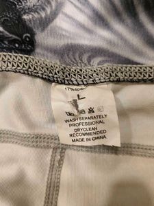 Abstract Print Capri Workout Dry Fit Leggings