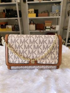 HANDBAGS HI HANDBAG🛍️🛍️