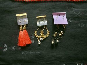Jewelry Set: Earrings &amp; Necklace