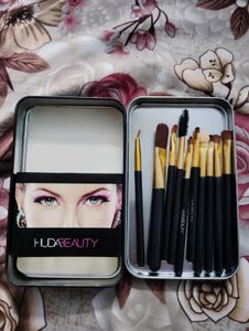 Huda Beauty Eye Makeup Brush