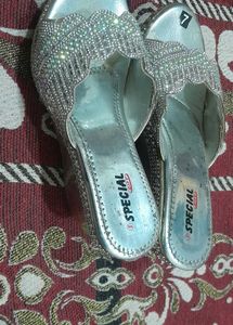 Never Used Heel Best And Comfortable