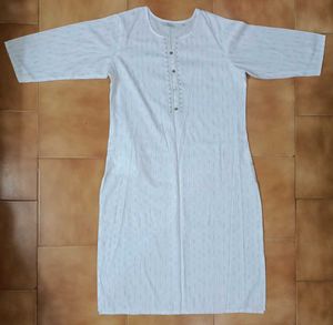 White 🤍 Kurtha