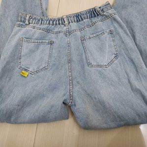 Straight Jeans
