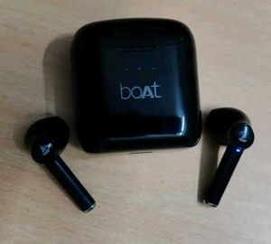 Boat 131/138 Airdopes - Black