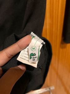 Offshoulder black bodycon dress