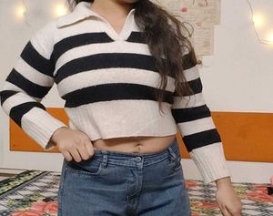 🖤 Cozy Striped woolenCollar Crop Top 🤍