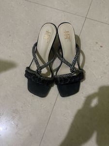 Im Selling Block Heel