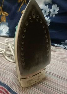 Phillips Steam Iron - Working
