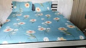Floral double bedsheet with 2 pillow cover