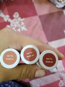 It&#39;s a Lipstick