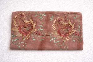 Elegant Mauve Embroidered saree for daily use