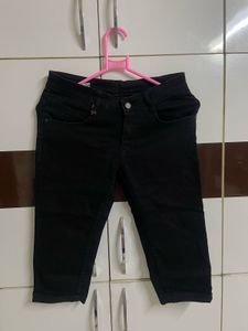 Black Capri Jeans