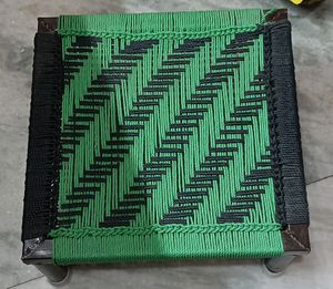 DESI IRON STOOL (PEDDI)
