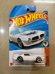 Hot Wheels &#39;73 Pontiac &amp; Ferrari F40