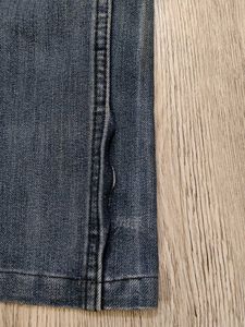 Ma2409  Zinc baggy jeans waist 26 inches