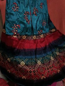 Ghagra set with top+bottom+dupatta - Like new