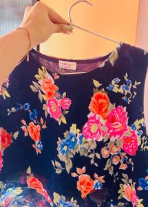 Floral Print Sleeveless Top