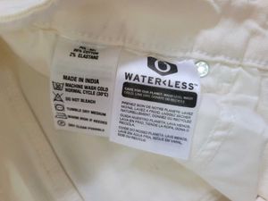 Levi&#39;s White Denim Jeans