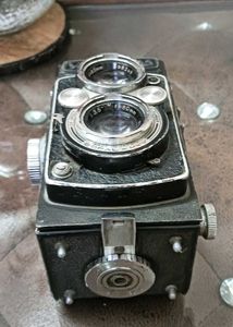 Vintage YASHICA 635 TLR Camera.