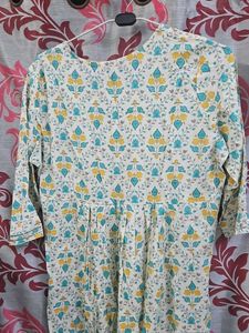 Floral Print Kurta Pillzo Set  2 sat available  xl