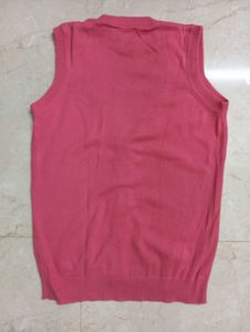 SLEEVELESS SWEATER