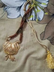 Gold Tone Beaded Necklace