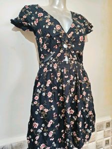 ✈️ Imported Size Small Floral Print Mini Dress