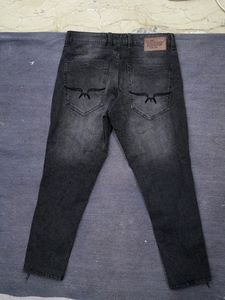 The Roadster Lifestyle Co Men Black Tapered Jeans