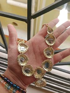 Kundan Neckpiece With Mangtikka