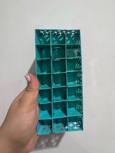 Aqua Metal Lipstick Organizer