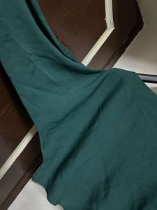 Elegant Green Cropped Sweater