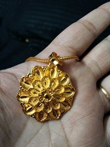 Women gold plated pendent
