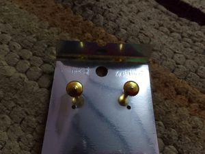 Women Earring It&#39;s Totally New