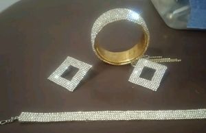 Handmade  Stone Full Set Earring, Choker, And Brac
